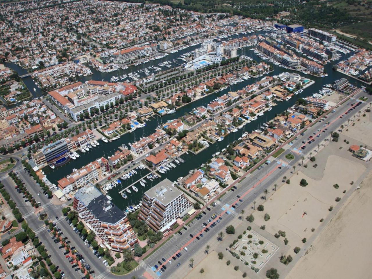 Basic Comfort Apartment Royal Marine 0176 Empuriabrava Exteriör bild